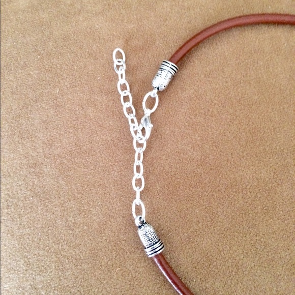 Compass leather choker necklace - Picture 5 of 5